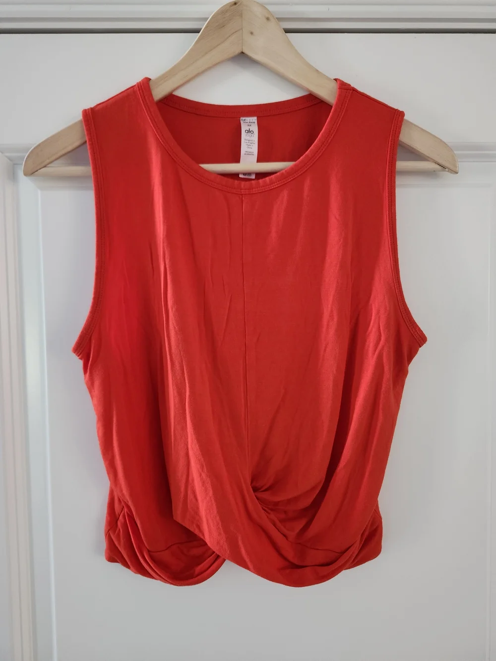 Alo Yoga Cover Twist Front Cropped Tank Red Size M NWOT